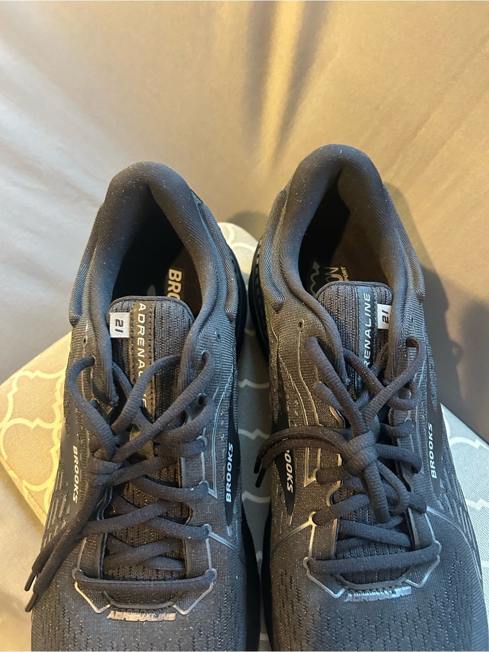 Brooks Black Mesh Lace-Up Running Sneakers (BRAND NEW / NEVER WORN) - Picture 11 of 16
